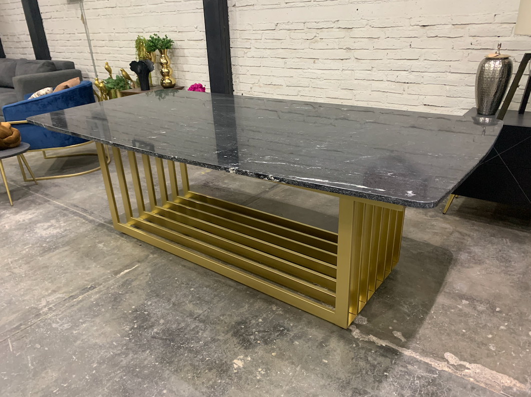 MESA DE COMEDOR AURUM