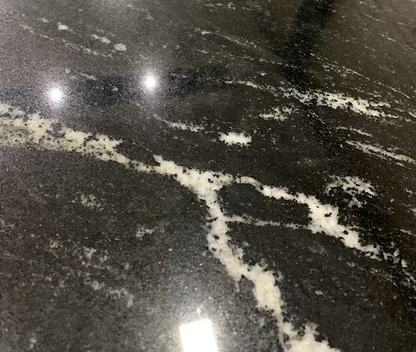 MESA DE COMEDOR AURUM
