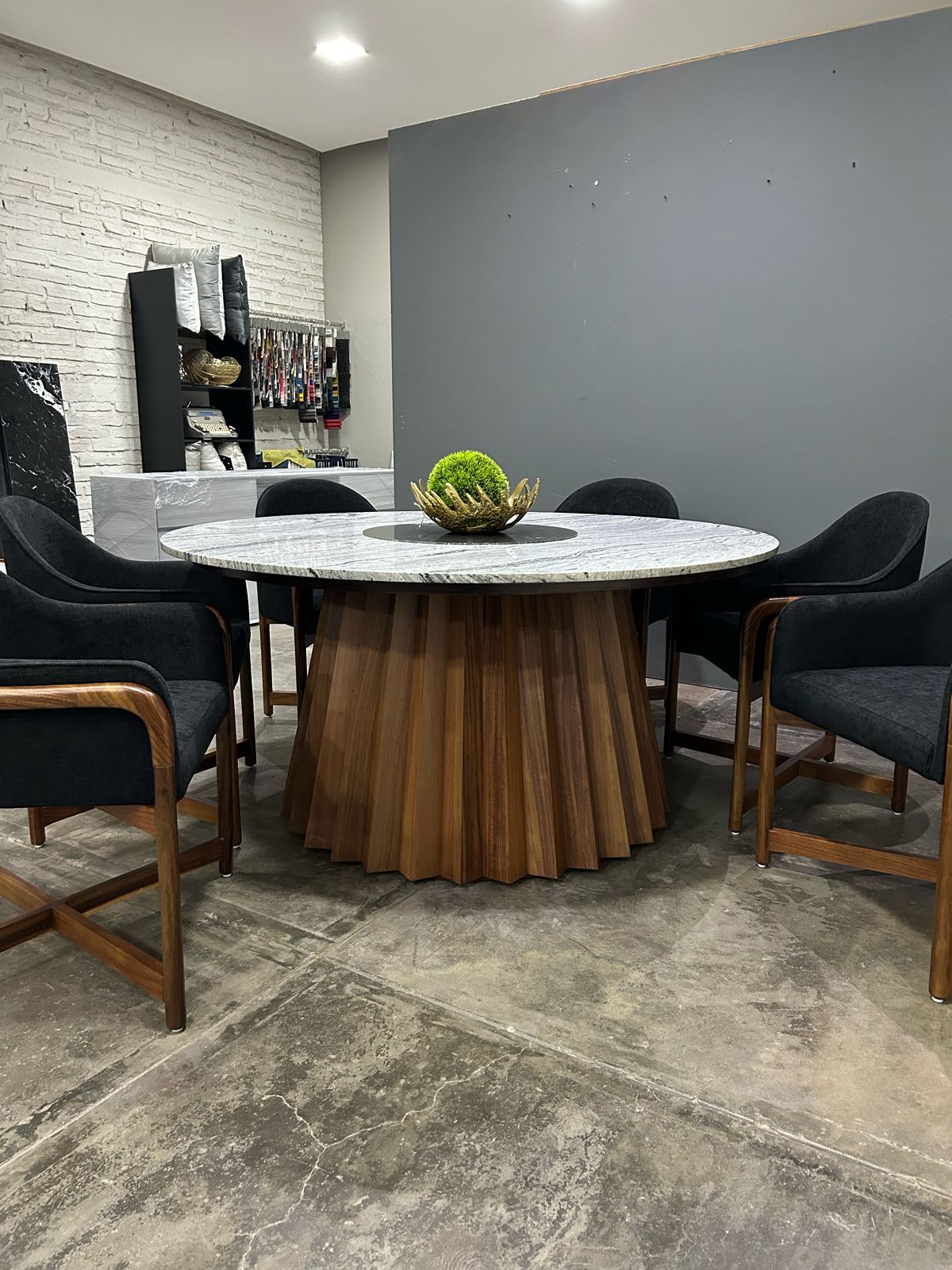 MESA DE COMEDOR REDONDO MARMOL