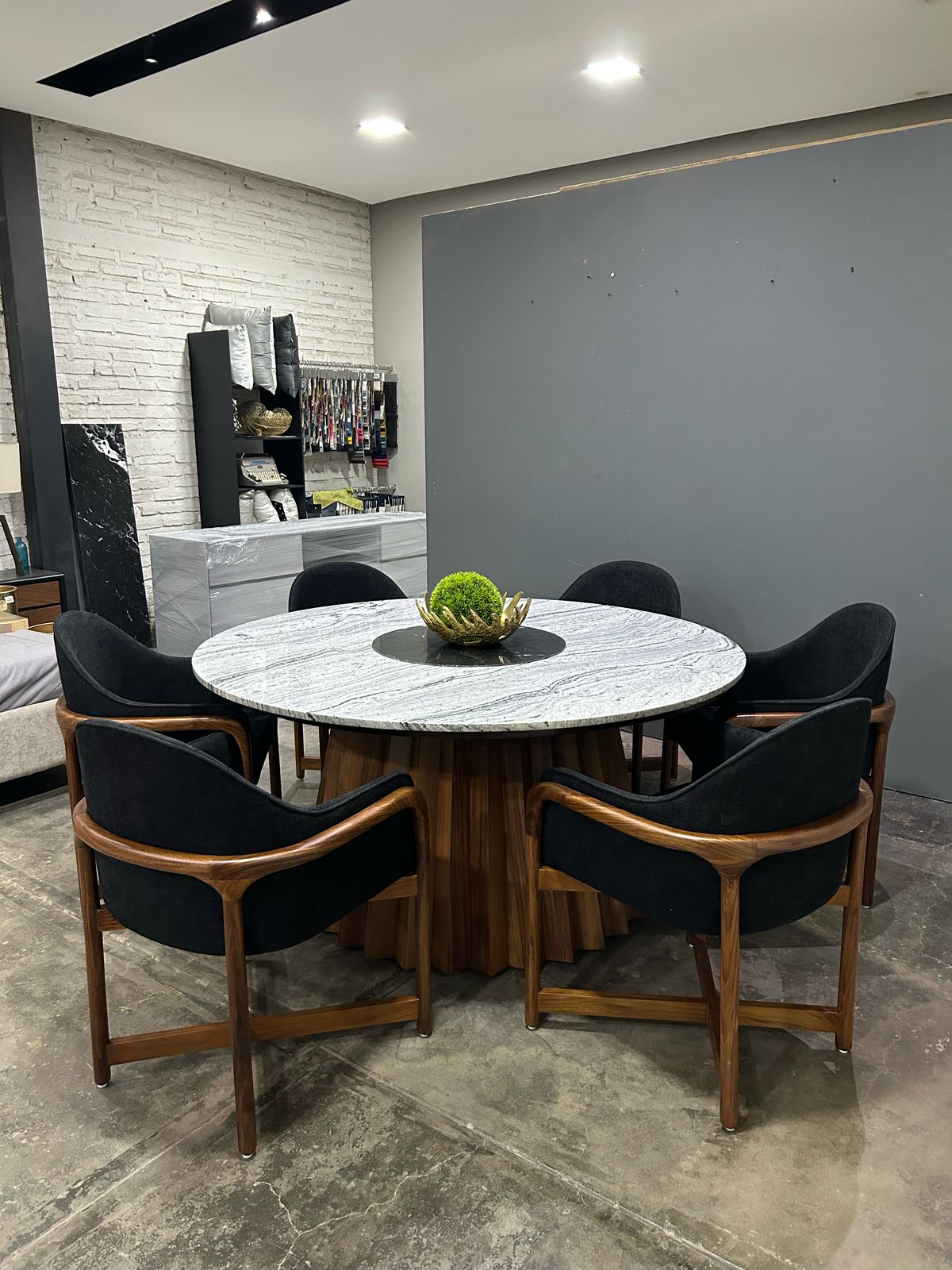 MESA DE COMEDOR REDONDO MARMOL